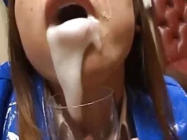 Fett rumänsk MILF Elisa Beth förförde till grov anal med lespisk por en sensuell rubdown