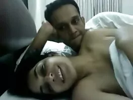 Foxy lespisk porr Latina teen POV knullad på video