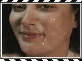 Het amerikansk hemmafru som leker med svensk lesbisk porrfilm sig själv
